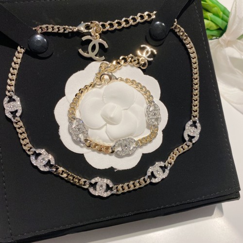 Copy Chanel Luxury Womens Bracelet XSL0038 Necklaces XXL0103