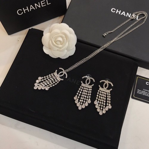 Chanel Luxury Womens Earrings Necklaces