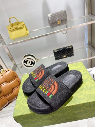 Gucci Womens Shoes Sandals Slides Slippers Luxury Brand Thick Sole Design Women's GG canvas slide sandal with Original Box 624695 H6320 9763
