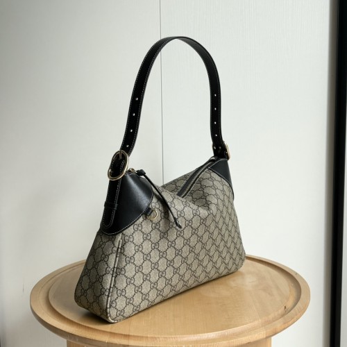 Gucci Mens Bags Shoulder Bag Design Luxury Brand GG EMBLEM LARGE SHOULDER BAG 815217 FAD6L 9758   