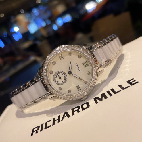 Chanel Womens Watch075