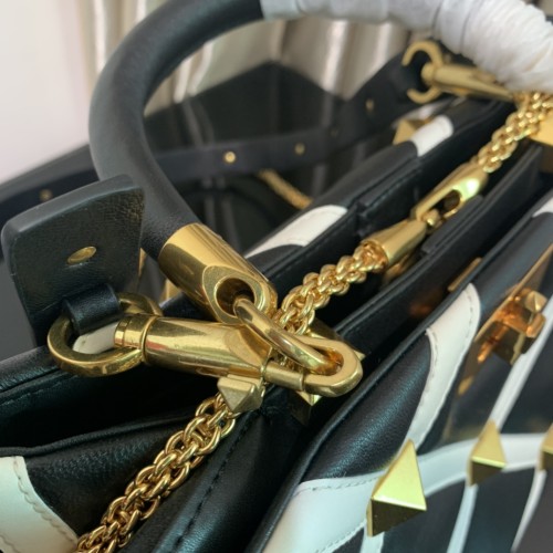 Valentino Womens Bags Crossbody Bags Handbags Luxury Brand Valentino Garavani Roman Stud with Original Box