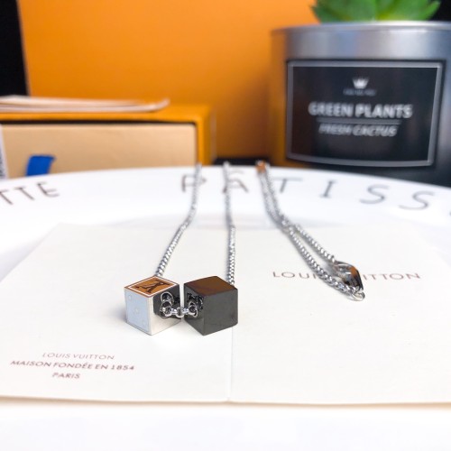 Louis Vuitton Luxury Men Womens Necklace