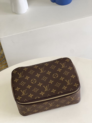 Louis Vuitton Womens Bags Clutch Luxury Brand Fashion Type M46458 Cosmetic Pouch GM with Original Box  