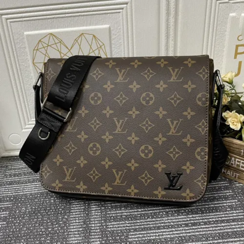 Louis Vuitton Mens Bags Messenger Bag Luxury Brand DISTRICT PM Shoulder Bags for Men with Original Box M46255