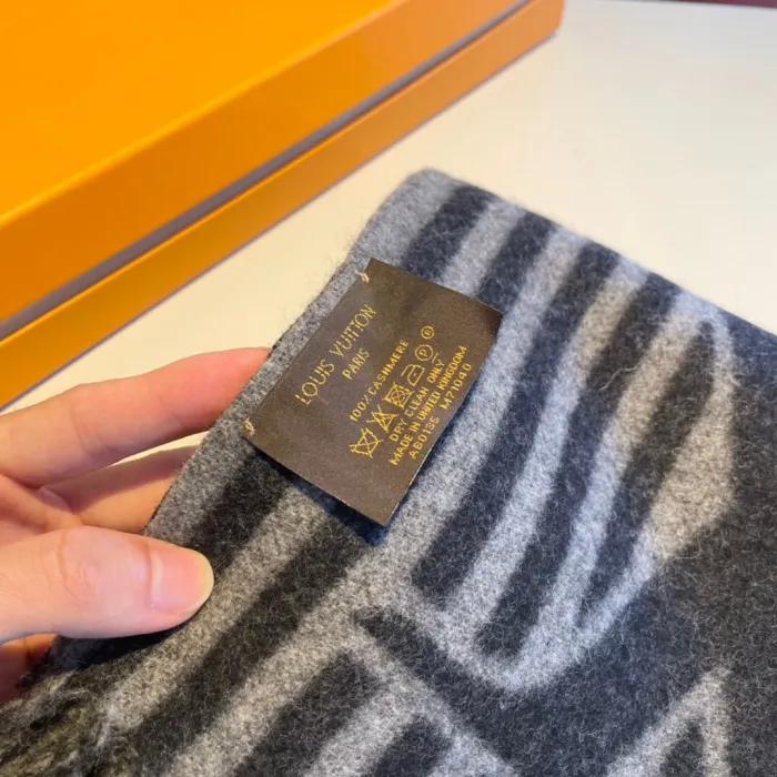 Louis Vuitton Scarves Men Womens Fashion Scarf with Original Box   
