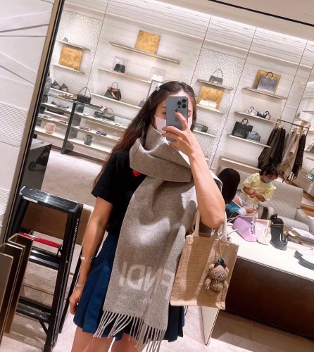 Fendi Scarves Men Womens Fashion Scarf078