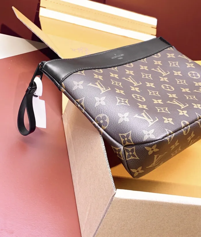 Louis Vuitton Mens Womens Bags Clutch Luxury Brand Fashion Type M82545 Pochette Voyage Souple Monogram Eclipse with Original Box  