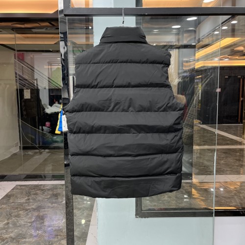 Moncler Design Womens Mens Winter Windprood Down Jackets Keep Warm 90% White Duck Down Sleeveless Vest