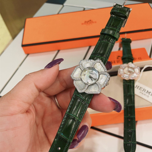 Chanel Womens Watch044