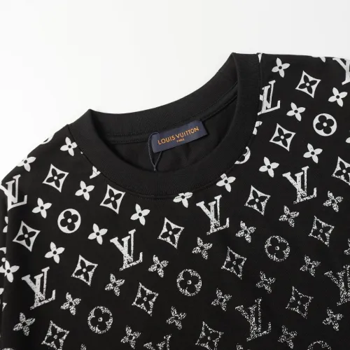 Louis Vuitton Luxury Brand Men Womens Short Sleeve T-Shirt   
