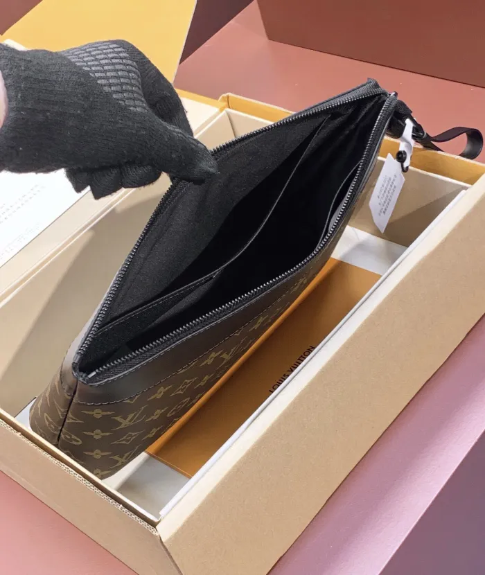 Louis Vuitton Mens Womens Bags Clutch Luxury Brand Fashion Type M82545 Pochette Voyage Souple Monogram Eclipse with Original Box  