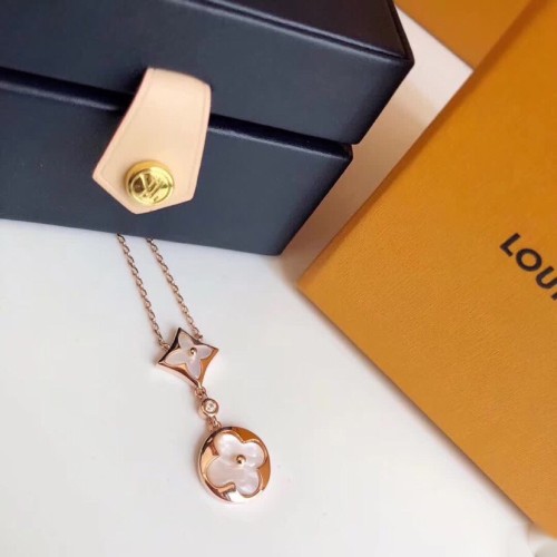 Louis Vuitton Luxury Womens Necklace Color Blossom Necklace, Pink Gold, Pink Mother-Of-Pearl, White Mother-Of-Pearl And Diamond Q94355