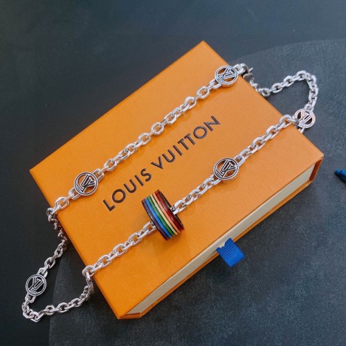 Louis Vuitton Luxury Men Womens Necklace