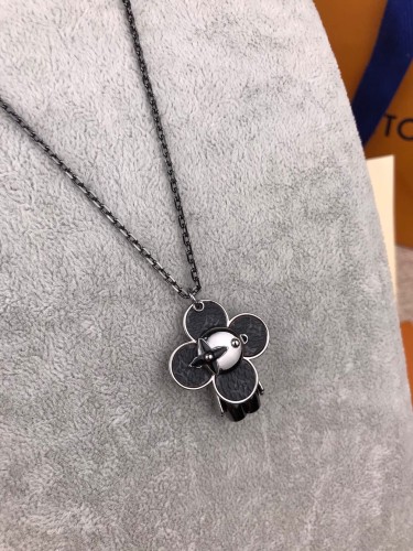 Louis Vuitton Luxury Men Womens Necklace