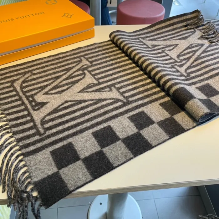 Louis Vuitton Scarves Men Womens Fashion Scarf with Original Box   