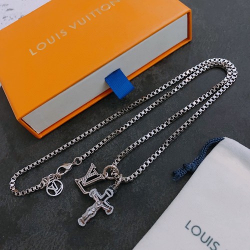 Louis Vuitton Luxury Men Womens Necklace