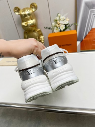 Louis Vuitton Womens Shoes Sneakers Lace-Up Luxury Brand Fashion LV Run 55 Sneaker with Original Box 1ACGOQ  