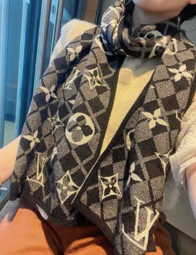 Louis Vuitton Scarves Men Womens Fashion Scarf with Original Box   