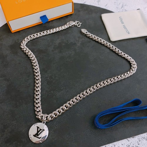 Louis Vuitton Luxury Men Womens Necklace