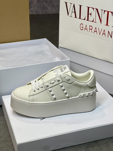 Valentino Womens Shoes Sneakers Leather Luxury Brand Women Rockstud Untitled Shoes with Original Box Whatsapp 