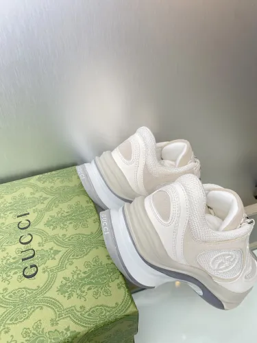 Gucci Mens Shoes Boots Luxury Brand Fashion Men's Gucci Run sneaker in white suede with Original Box Whatsapp 