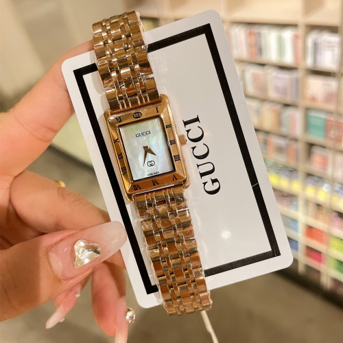 Gucci Watch038