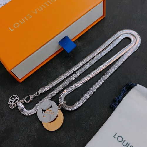 Louis Vuitton Luxury Men Womens Necklace
