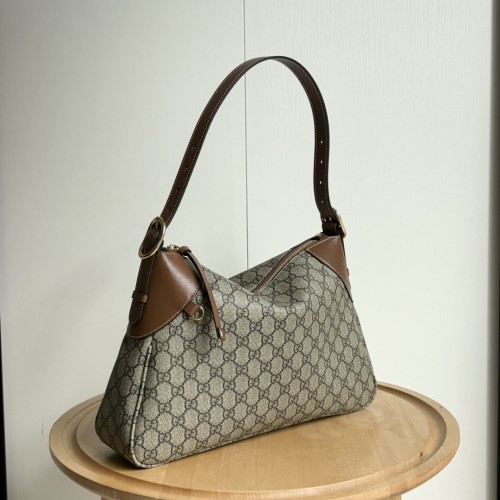 Gucci Mens Bags Shoulder Bag Design Luxury Brand GG EMBLEM LARGE SHOULDER BAG 815217 FAD6L 9758   