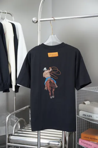 Louis Vuitton Luxury Brand Men Womens Short Sleeve T-Shirt Graphic Embroidered Cotton T-Shirt 1AFXNO   