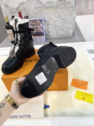 Louis Vuitton Women Shoes Boots Luxury Brand METROPOLIS FLAT RANGER with Original Box 1A95X1