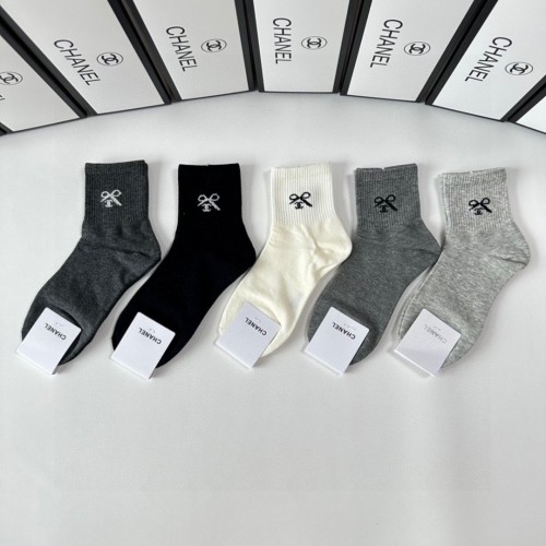 Chanel Socks 5 Pairs with Original Box Luxury Brand Breathable Chanel Sock   