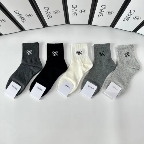 Chanel Socks 5 Pairs with Original Box Luxury Brand Breathable Chanel Sock   