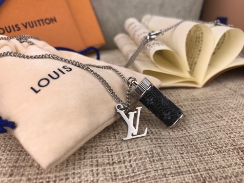 Louis Vuitton Luxury Men Womens Necklace Monogram Eclipse Charms Necklace M63641