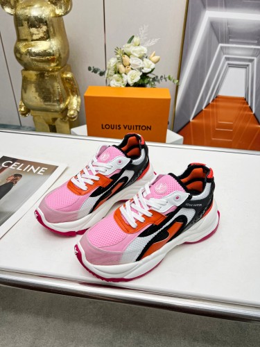 Louis Vuitton Womens Shoes Sneakers Lace-Up Luxury Brand Fashion LV Run 55 Sneaker with Original Box 1ACGOQ  