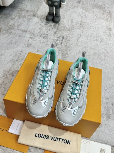 Louis Vuitton Womens Shoes Sneakers Lace-Up Luxury Brand Fashion LV Discovery Lace Up Sneaker with Original Box  