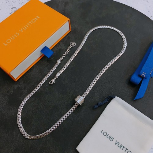 Louis Vuitton Luxury Men Womens Necklace