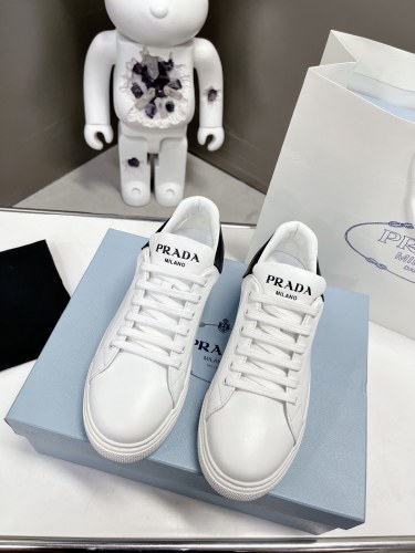 Prada Womens Shoes Casual Luxury Brand Breathable Prada sneakers with Original Box