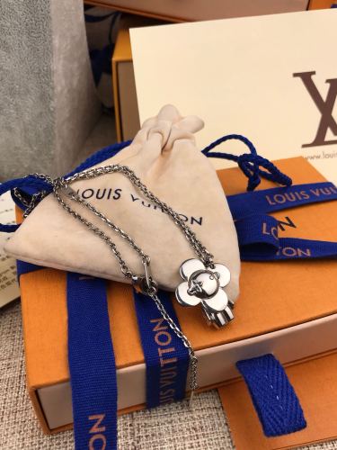 Louis Vuitton Luxury Men Womens Necklace