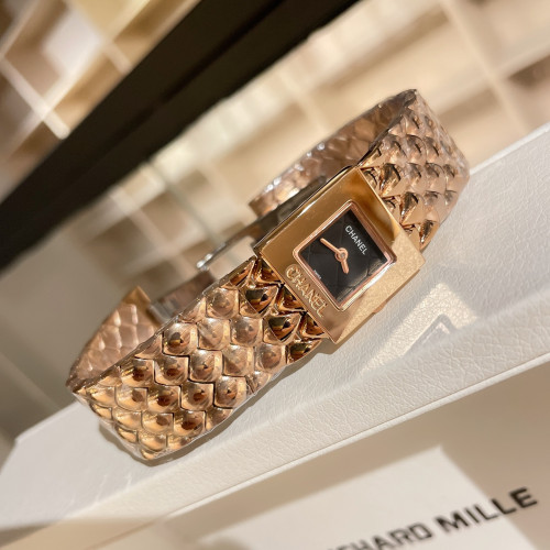 Chanel Womens Watch062