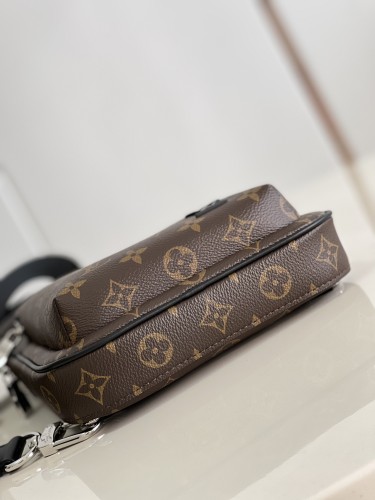 Louis Vuitton Mens Bag Shoulder Bag AVENUE SLINGBAG with Original Box M46327