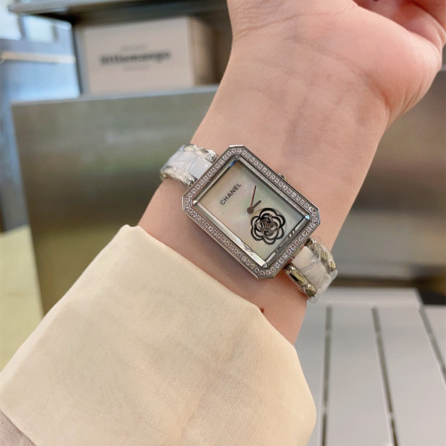 Chanel Womens Watch041