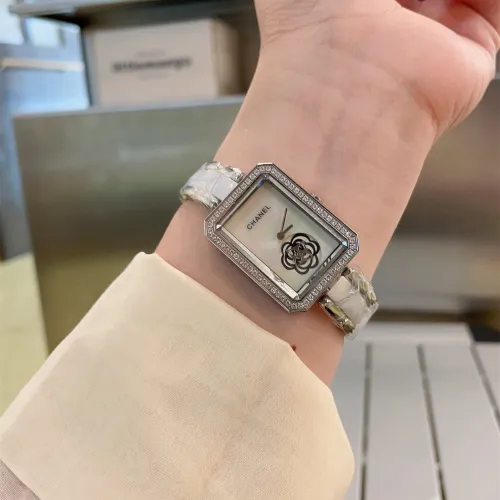 Chanel Womens Watch041
