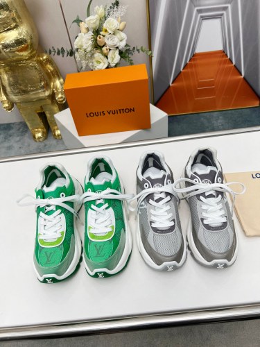 Louis Vuitton Womens Shoes Sneakers Lace-Up Luxury Brand Fashion LV Run 55 Sneaker with Original Box 1ACGOQ  
