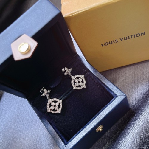 Louis Vuitton Luxury Womens Earrings