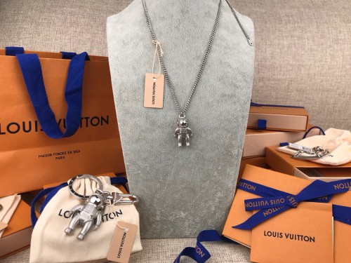 Louis Vuitton Luxury Men Womens Necklace