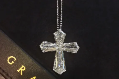 Graff Luxury Womens Necklace with Original Box