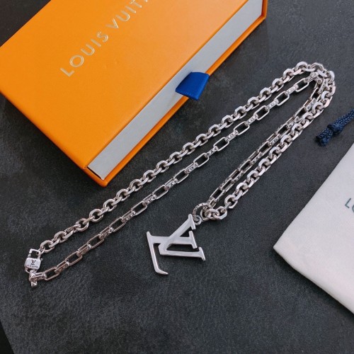 Louis Vuitton Luxury Men Womens Necklace