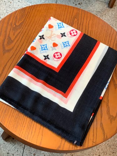 Louis Vuitton Scarves Men Womens Fashion Scarf with Original Box   