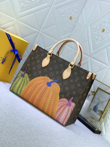 Louis Vuitton Womens Bags Handbags Luxury Brand Louis Vuitton M46286 OnTheGo MM Trianon Pink / Cream Embossed grained cowhide leather  